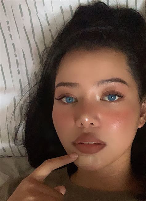 Bella Poarch: 5 Fast Facts You Need to Know .